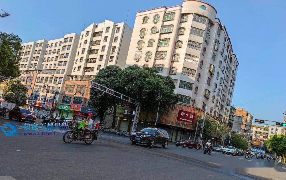 祝天下莘莘学子文笔如飞,信宜玉都风情网青春是一张画卷,高考是点睛之