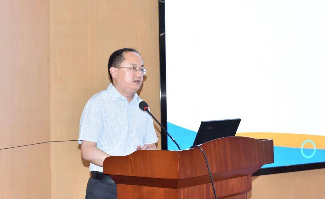 在感动的土壤里,培育教育的硕果 ——平邑一中新校区召开第二届班主任