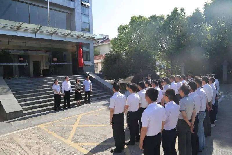 县委副书记朱健,县委常委,县政府党组副书记,宣传部长汪洪涛出席挂牌