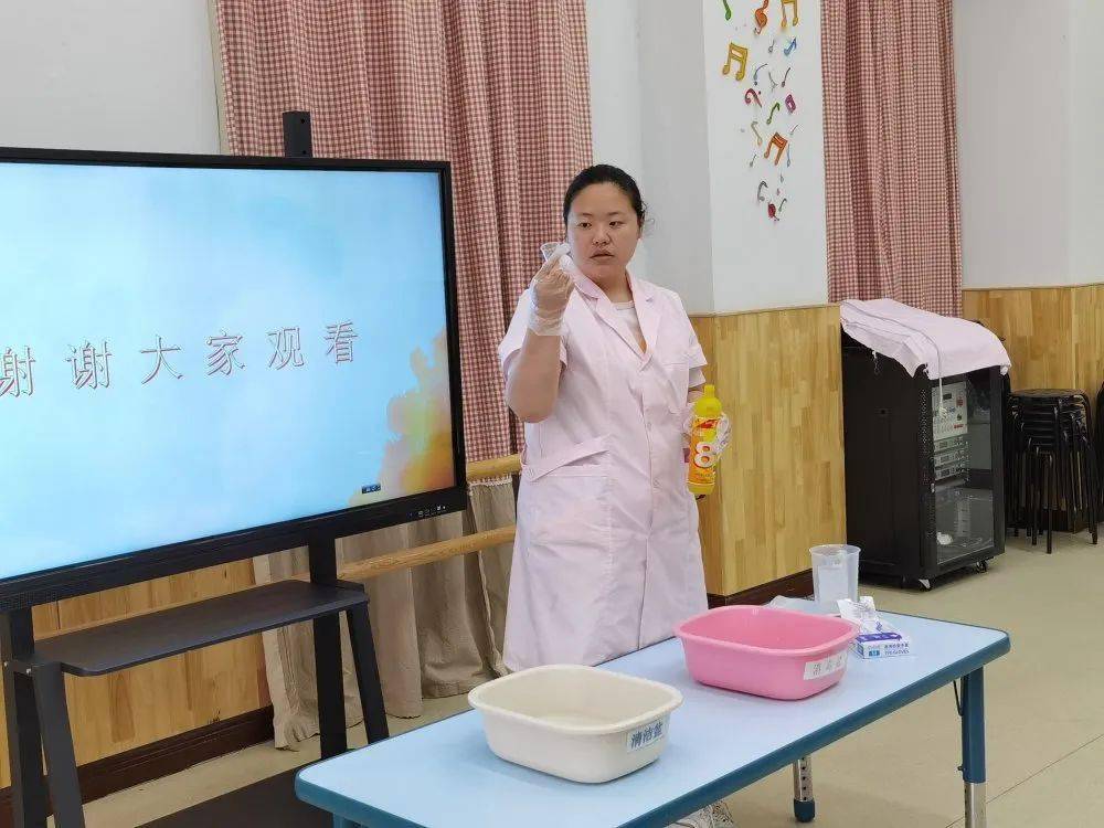 加强了老师的卫生保健责任意识和操作能力,为促进我园幼儿健康提供了