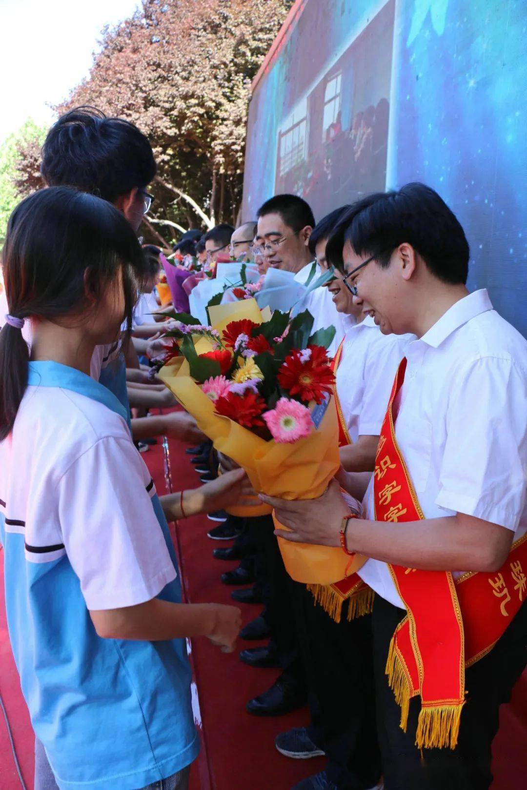 稷山中学2021届高三成人礼暨毕业典礼仪式!