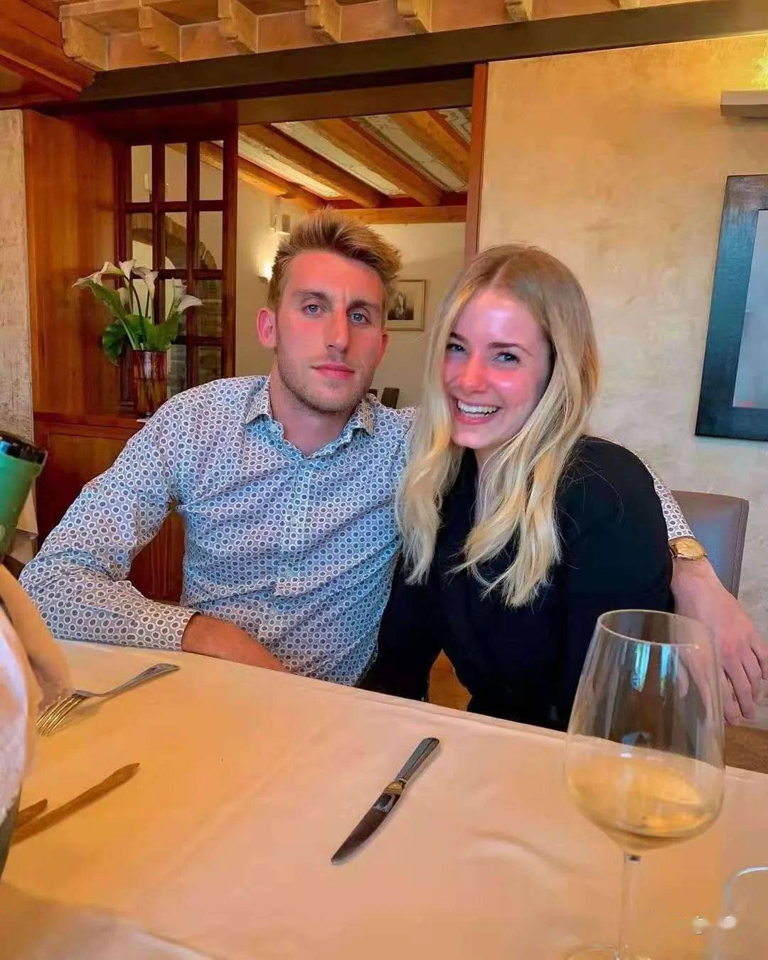 老婆▼皮纳蒙蒂女友▼科尔多巴的老友聚▼拉诺基亚▼贝隆来探班曼奇尼