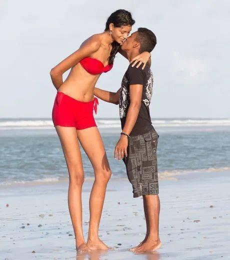 丹妮的身高是多少 480757340e874d7cb5c4758a4d49ebbe.jpeg