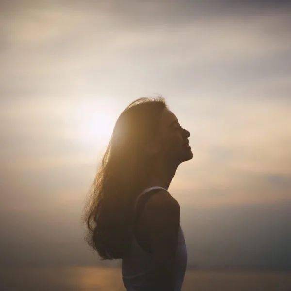 如何让自己有个积极向上的情绪 a396465c4dc1471f8fd71c3be77682fb.jpeg