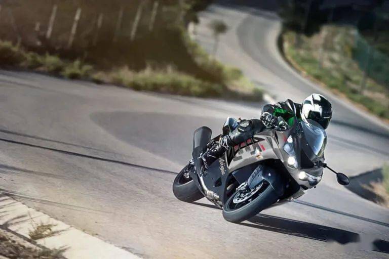 川崎"六眼魔神"zx-14r发布2022款全新配色!