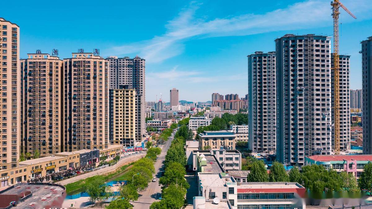 i莱芜you她有一个好听的别名叫凤城雪野湖被称之为夏威夷分海