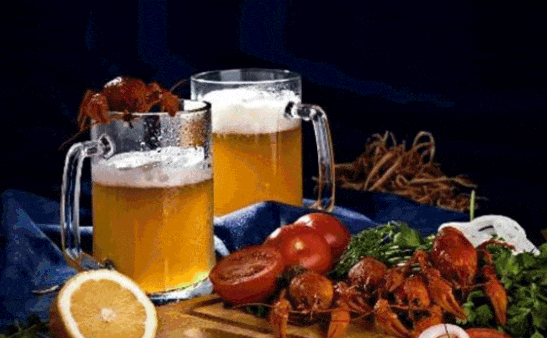 烧烤海鲜# 千种烧烤美食吃到嘴软 #街区演艺# 轩辕大帝持续震撼上演