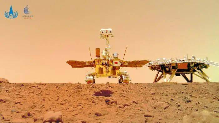 五星红旗|天问一号着陆火星首批科学影像图发布！五星红旗鲜红方正！