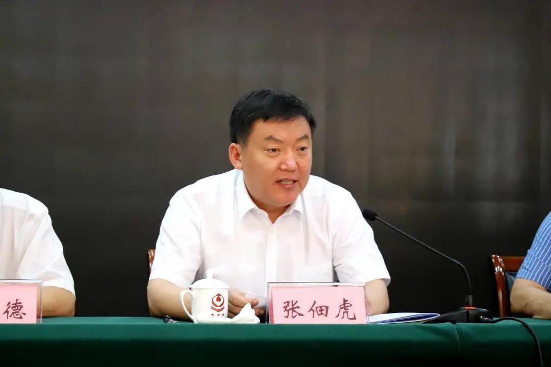 张佃虎在讲话中指出,全县各级各有关部门要提升政治能力,强化责任担当