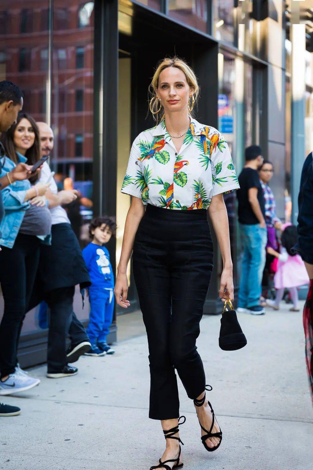 可飒可活泼的度假风印花衬衫时髦又文艺百搭还很凹造型