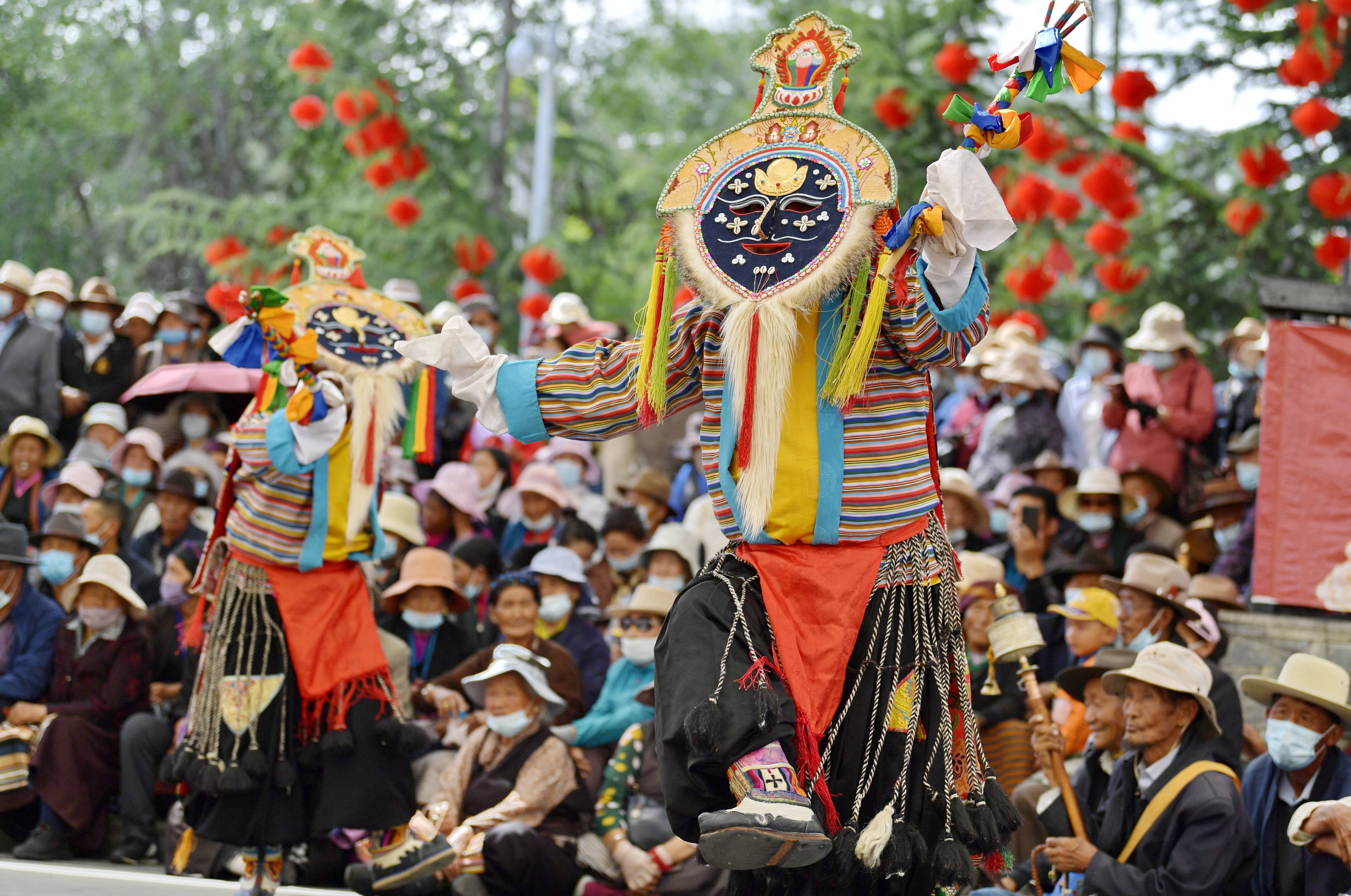 特写:农民藏戏队 唱响拉萨城