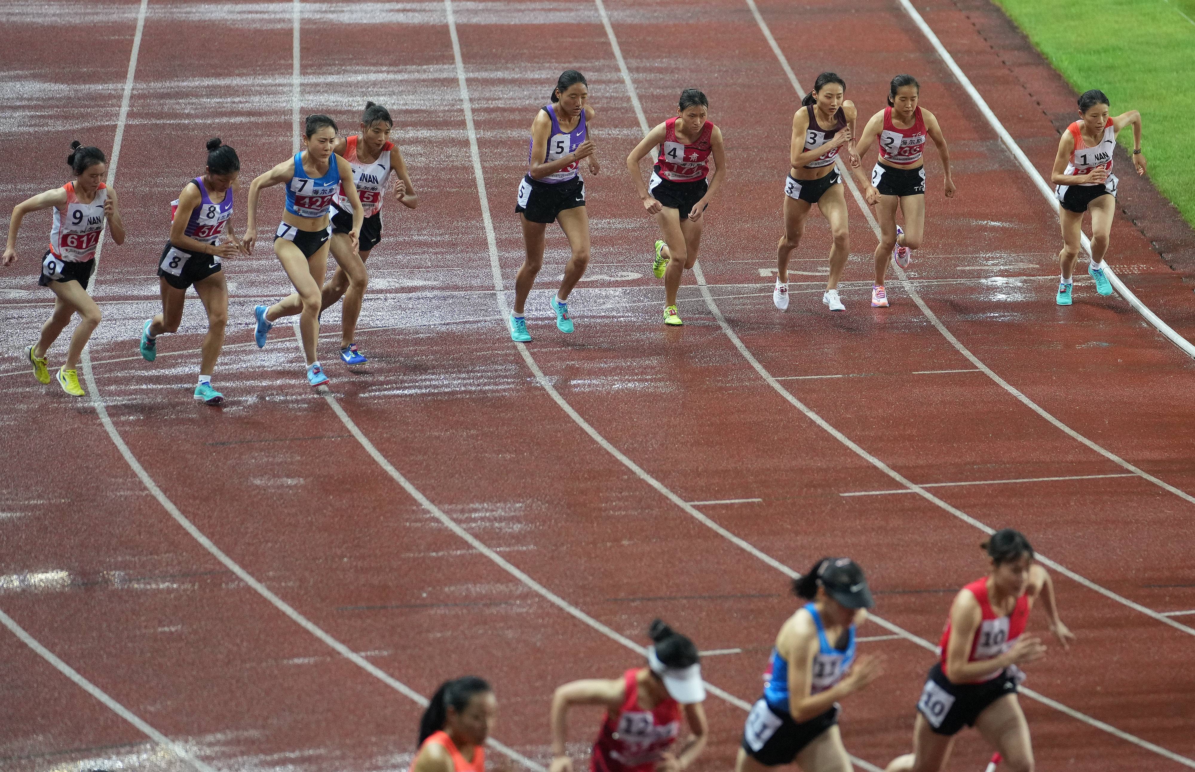田径——全国冠军赛:张德顺获女子10000米冠军
