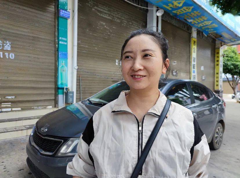 瑞克斯酒吧销售总监:周女士在过年回来后,我们听说是有股东退股,带走