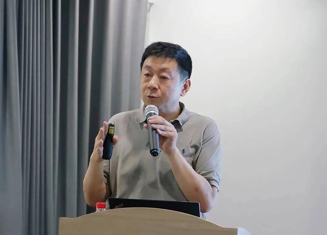 惟新讲坛勿忘人民陆小华教授讲述他心目中的著名记者穆青