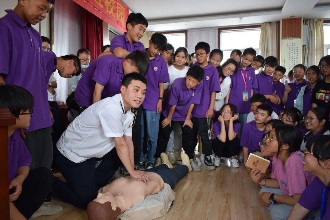 安全生产月水上安全知识走进安峰镇初级中学