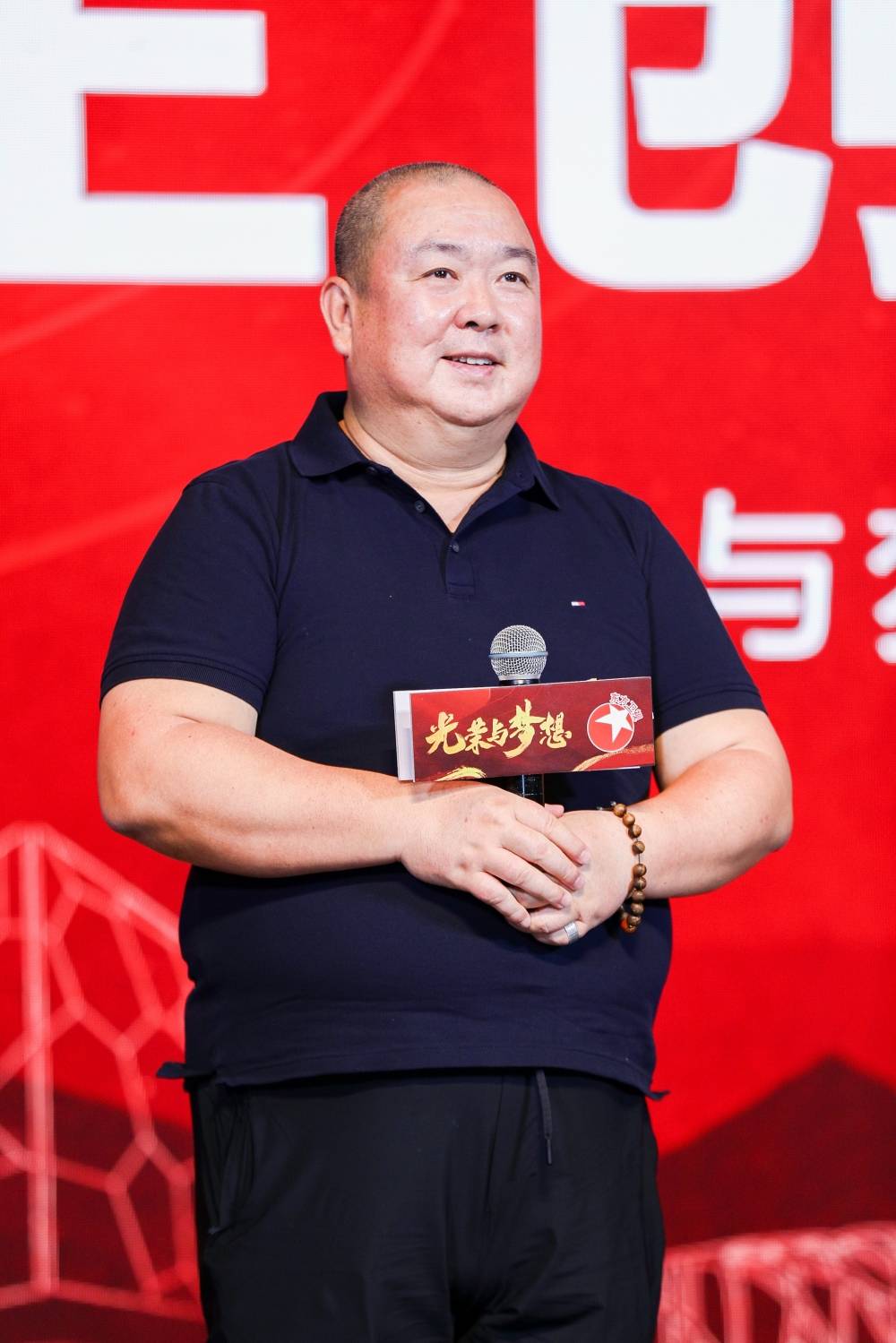 如何让年轻人接受革命题材作品电视剧光荣与梦想导演刘江解读创作历程