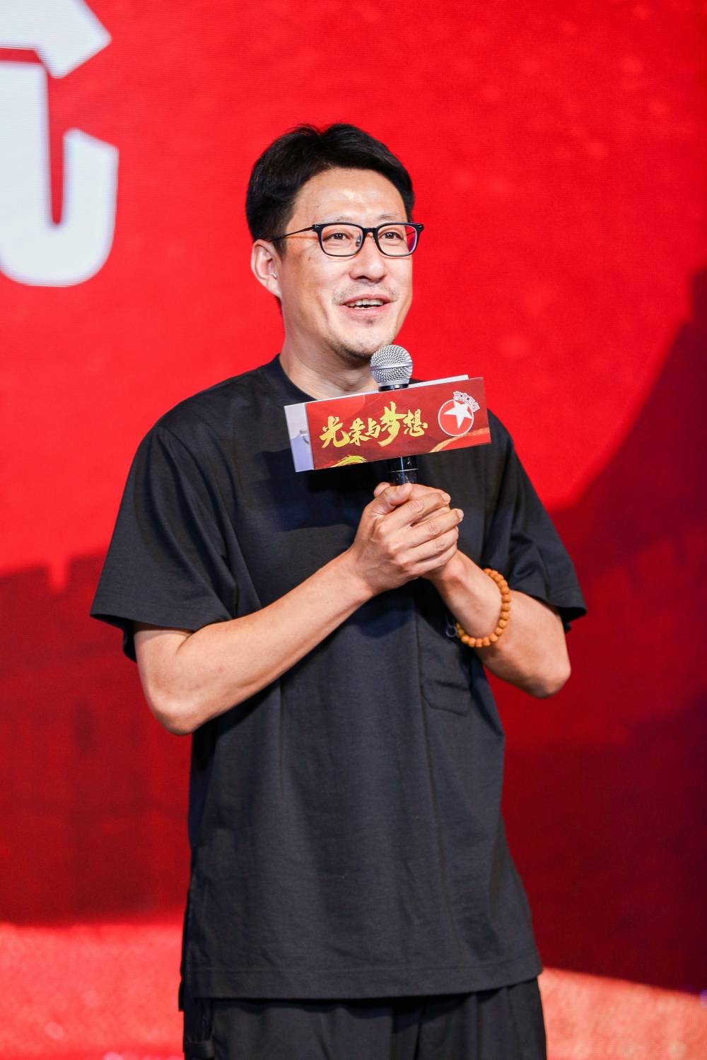 如何讓年輕人接受革命題材作品電視劇光榮與夢想導演劉江解讀創作歷程