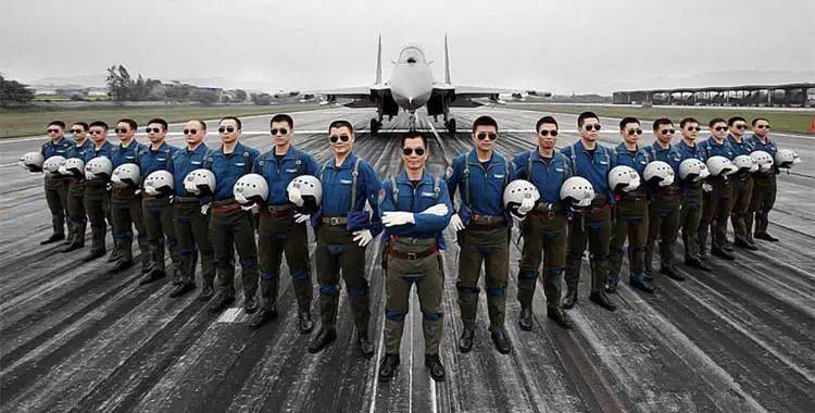 消失五年服役神秘部队,归家见妻女受辱,一声令下十万将士奔来!_陈天龙