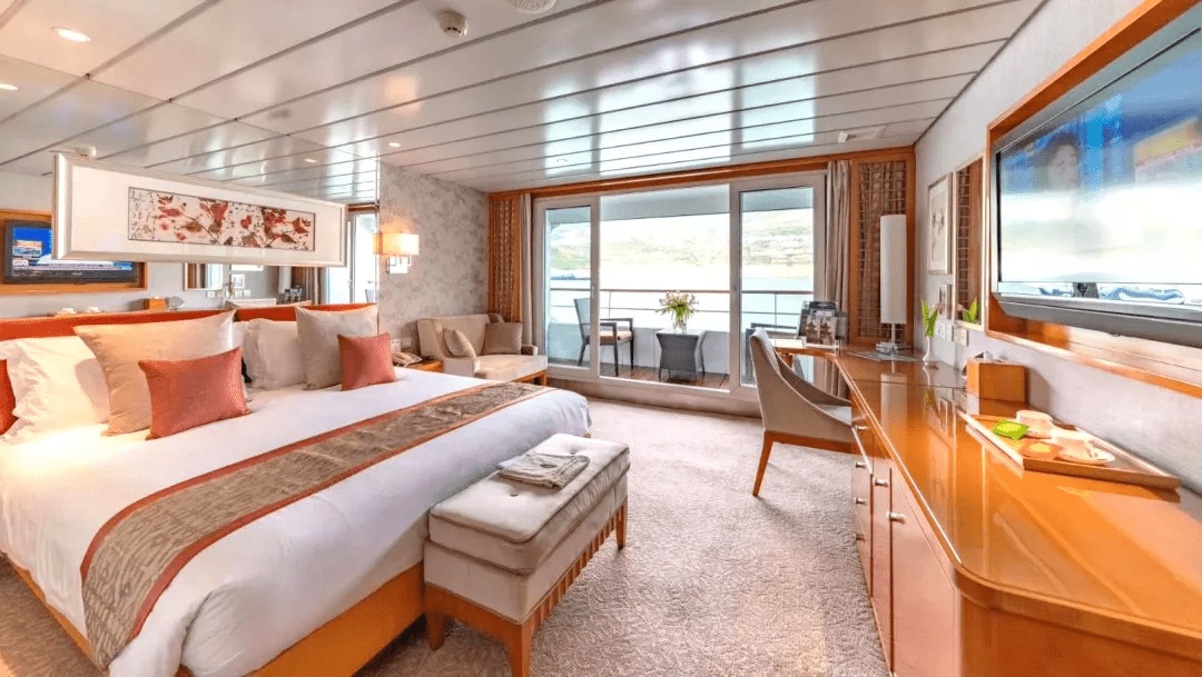 问鼎三峡揭秘长江上最顶级的奢华游轮长江探索号