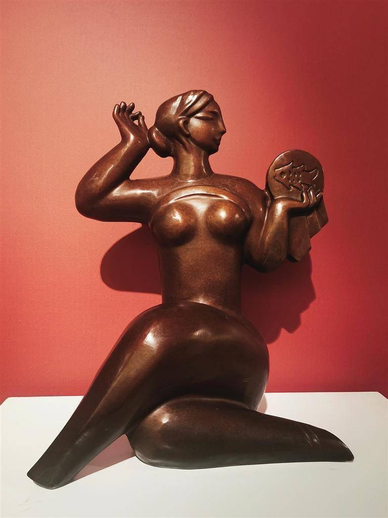 何鄂雕塑作品展亮相省博