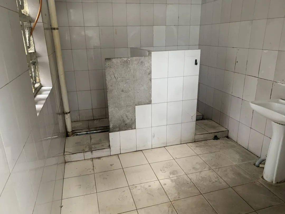 民呼我为远看近看都像驿站这公厕赞