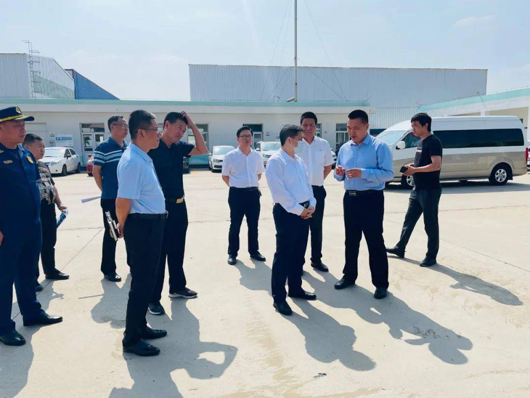 清苑区委常委副区长候选人区政府党组副书记王春雨深入企业对安全生产