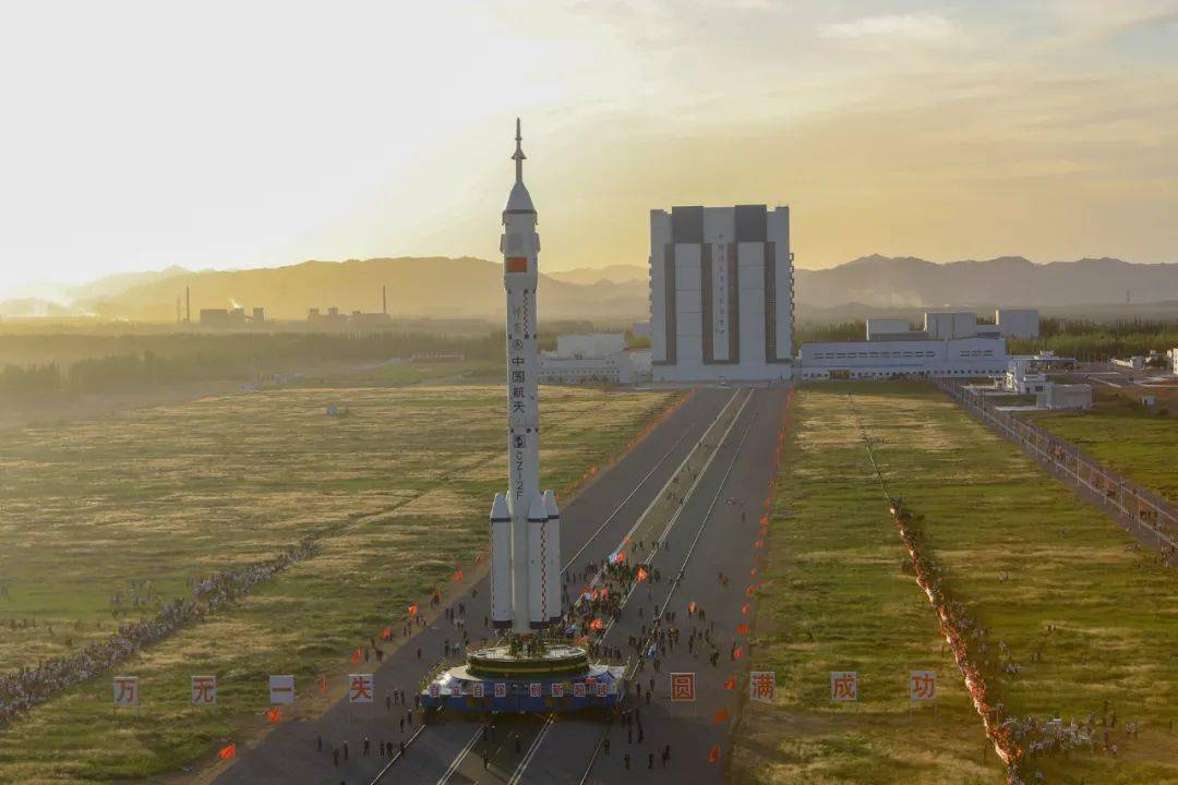 运载火箭|多图直击 | 神舟十二号载人飞船发射成功，空间站迎来首批“入驻人员”