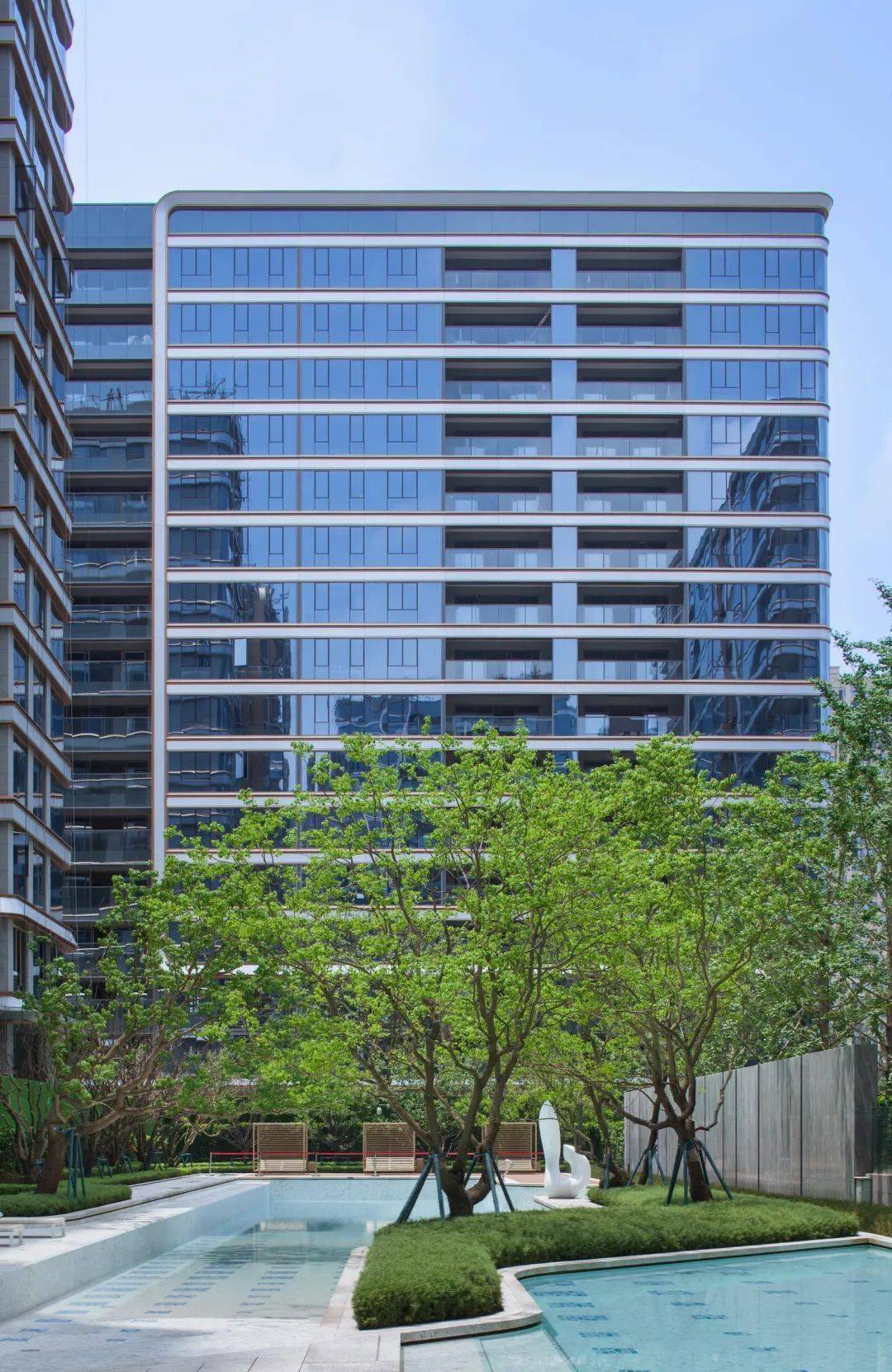 融创全新住宅,立面"公建化" "大平层"户型,追求极致手法