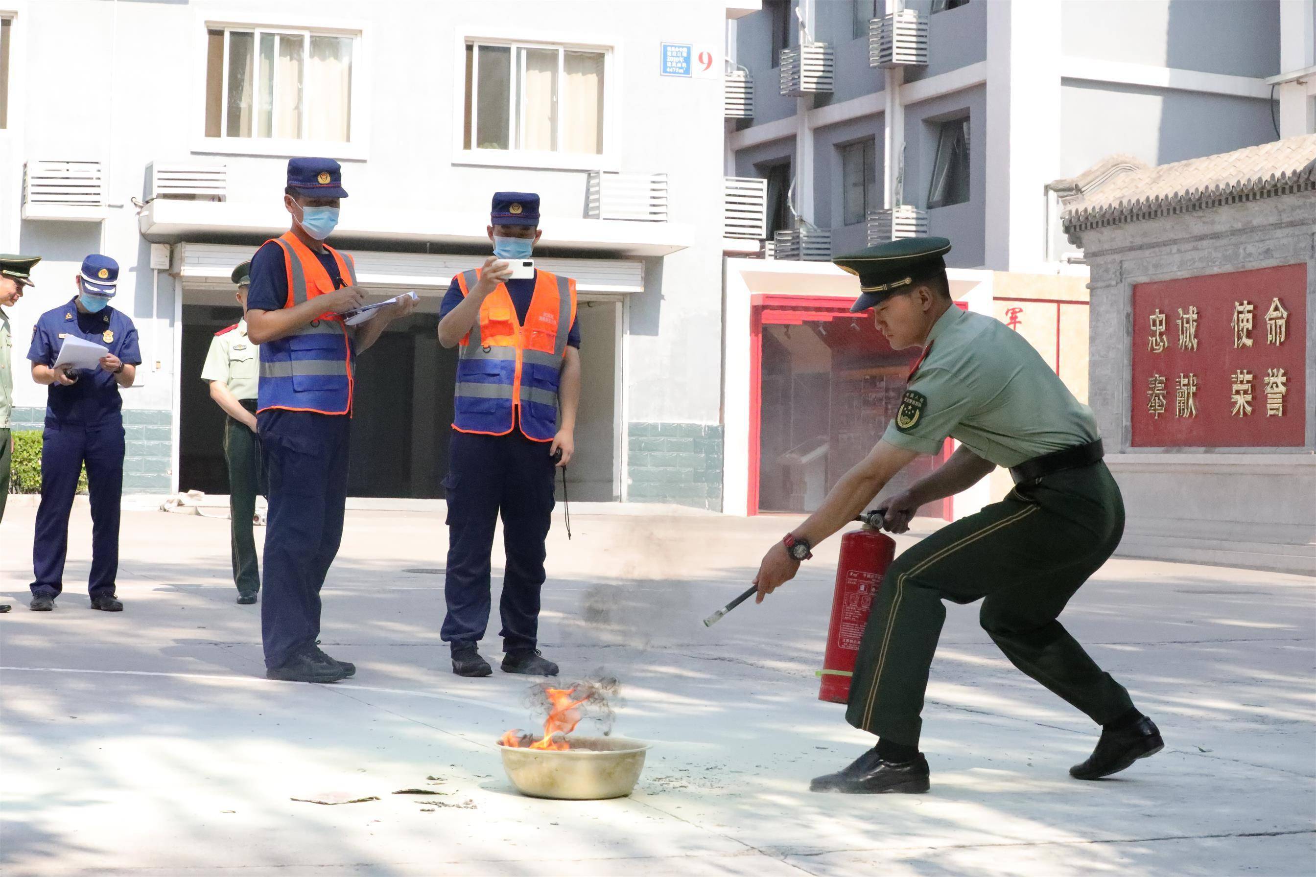 武警消防官兵图片