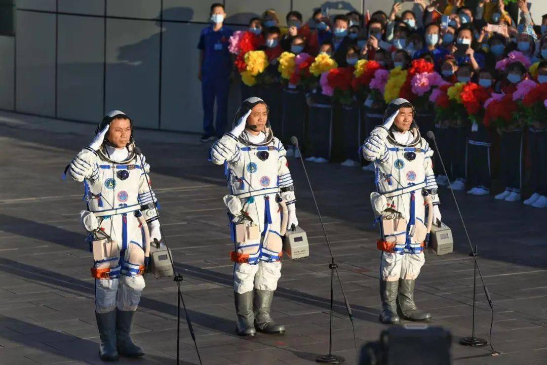 神舟十二号,升空!天上3个月,三位航天员这样度过