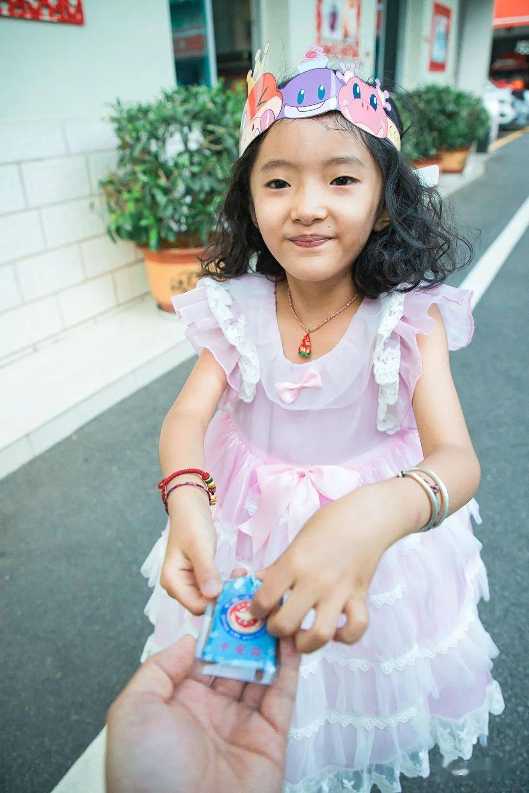 "我想爸爸陪我过生日……"_张思一