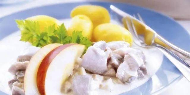 苹果和什么搭配煮最好 243dfdd5fc664de49899ef121fd1afe1.jpeg