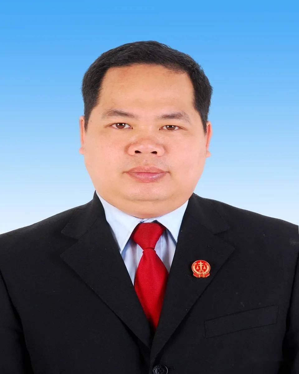 矜矜业业14年间写在本上,记在心上的一句话这是罗城法院执行局局长韦