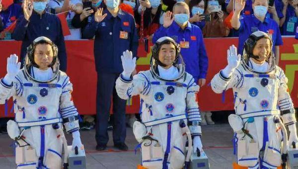 聂海胜|从出征到入驻空间站，航天员都经历了啥？