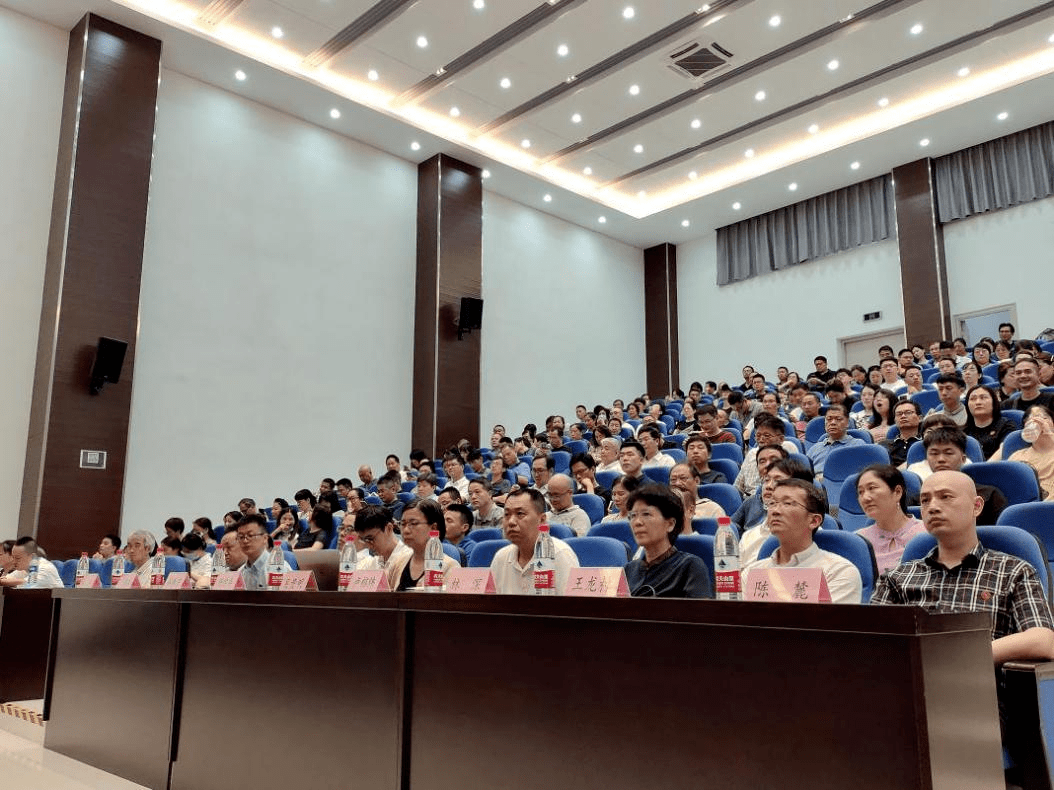 福州理工学院召开本科教学工作合格评估冲刺阶段动员大会_吴贵明