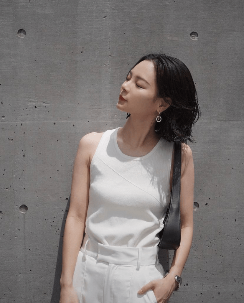 干瘦女孩没有女人味?这样穿有型更有风格,美得不一样_身材