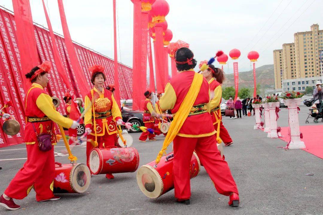 强势围观海东上亿广场究竟有多惊艳营销中心刚开放就这么火