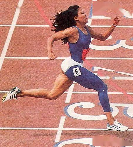 乔伊娜100米世界纪录图片