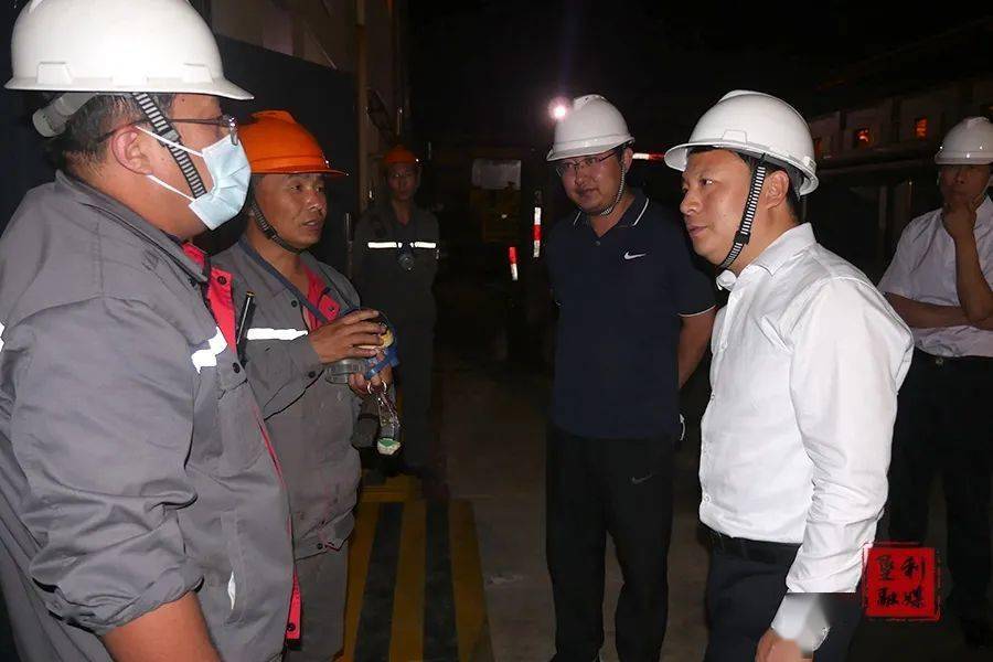 解洪涛带队开展突击夜查筑牢安全生产防线