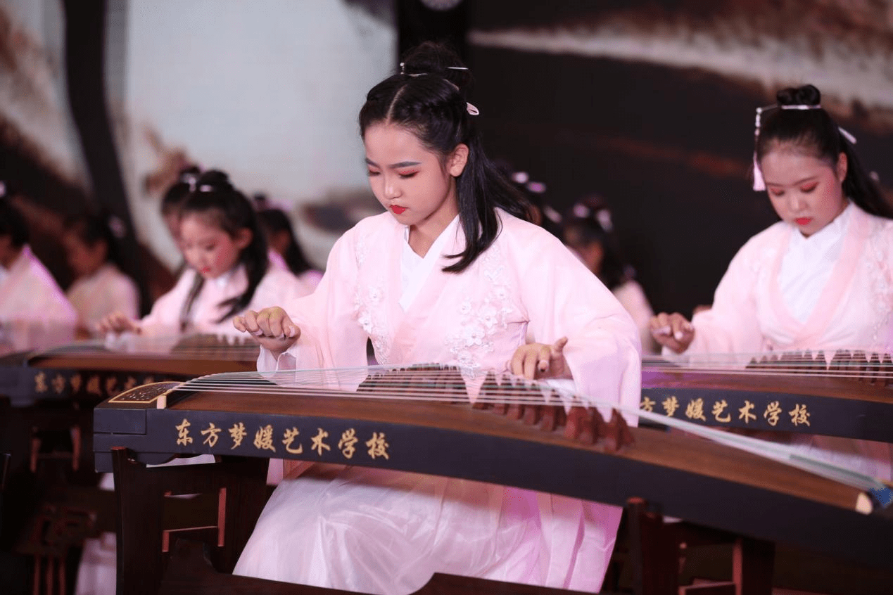 课堂外丨弹奏古筝感受静心之乐初学者赶紧跟着专业老师get这些要领