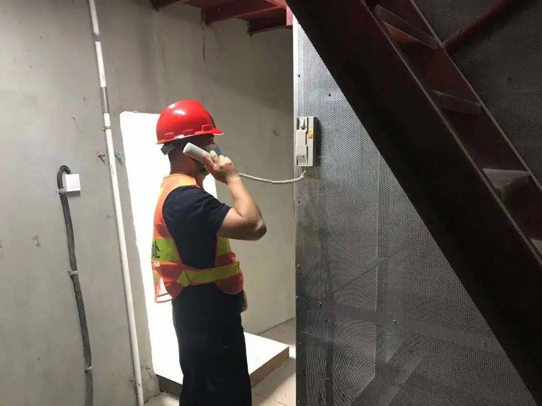 如何使用电梯钥匙打开电梯 025960aead88413c9efe2126fc6d2417.jpeg