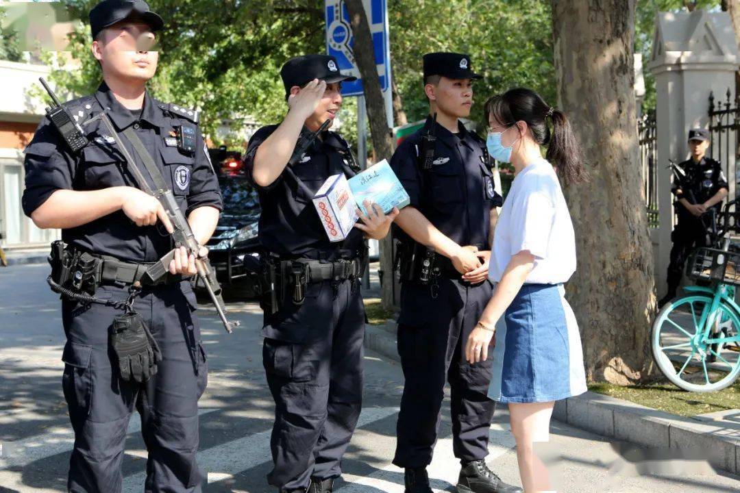 暧心 奋战在一线特警收到 清凉 礼包 天津