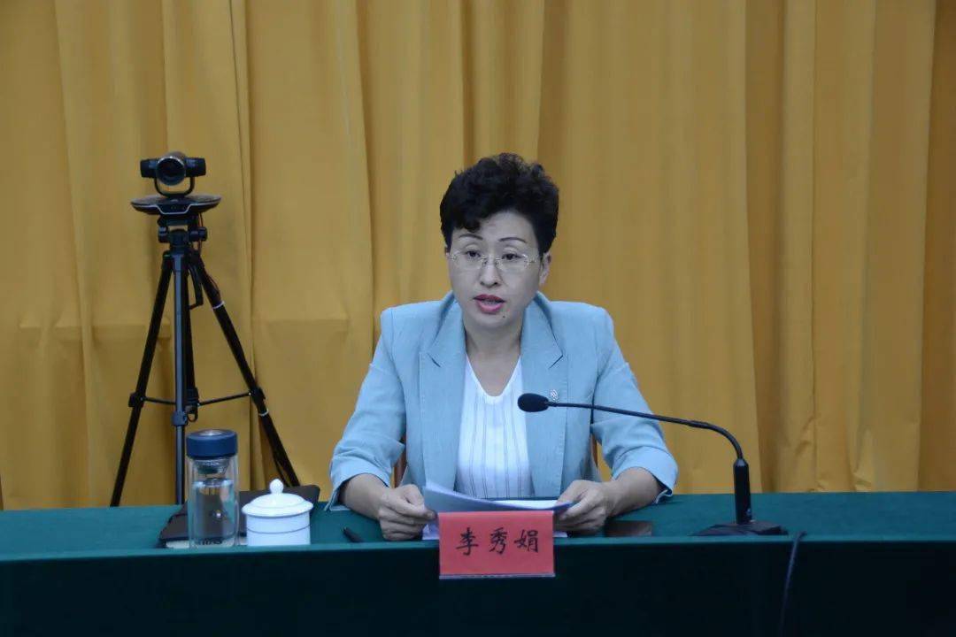 李秀娟代表区委,区政府和人武部,对军分区党委机关对襄都区经济社会