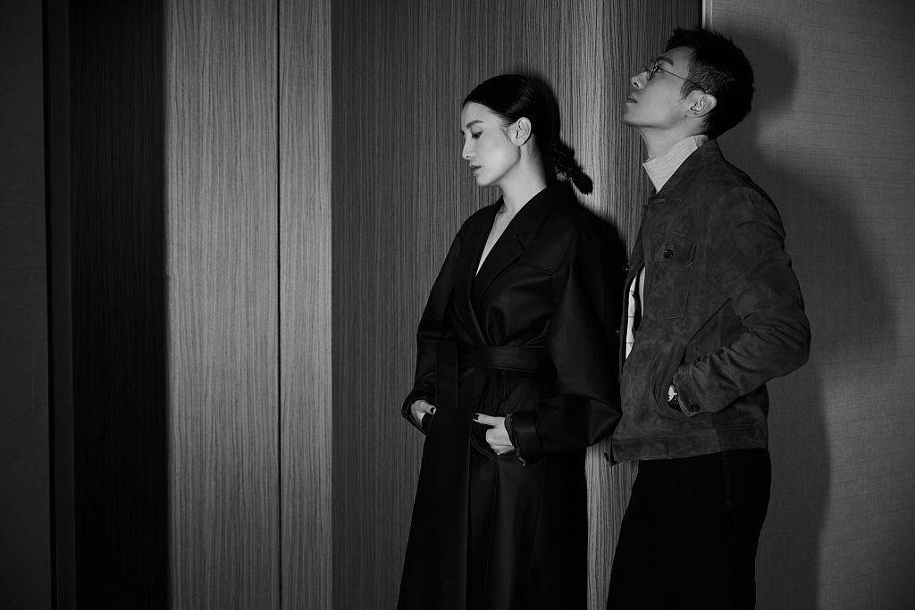 朱亚文宋佳合体拍摄诗意大片 黑白胶片质感烘托出电影氛围