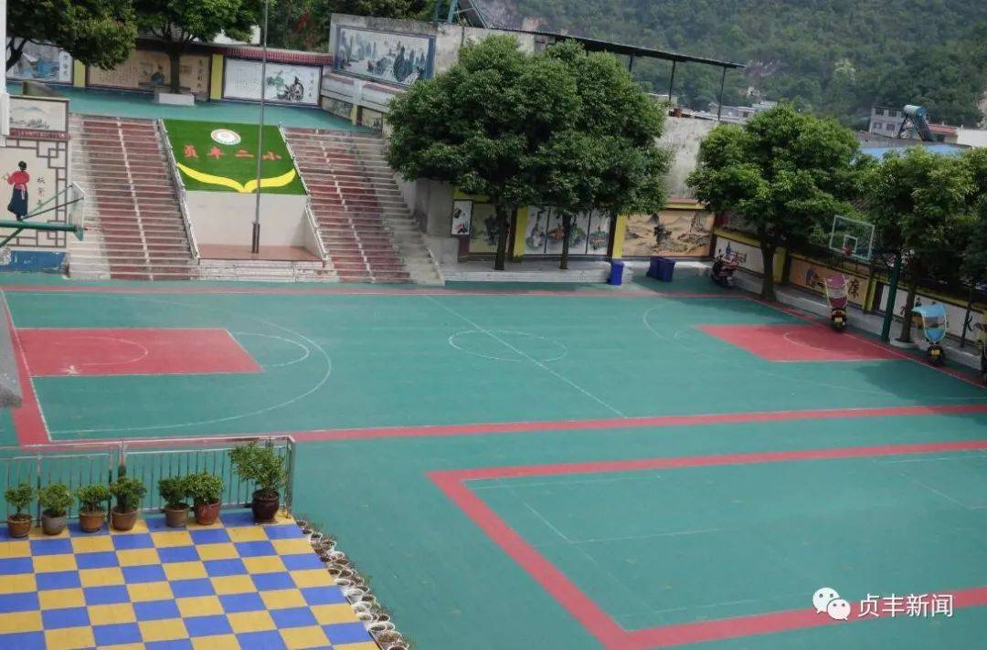 奋斗百年路启航新征程图说贞丰巨变六贞丰县第二小学