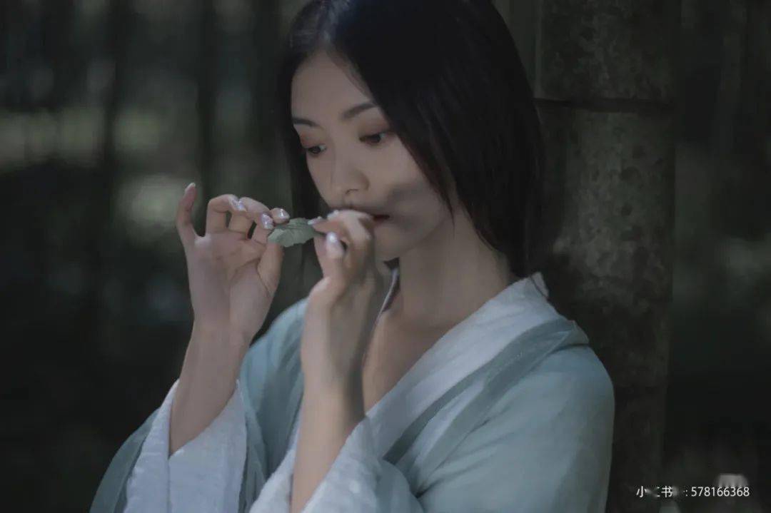 「 微信群请回复:微信二字 」