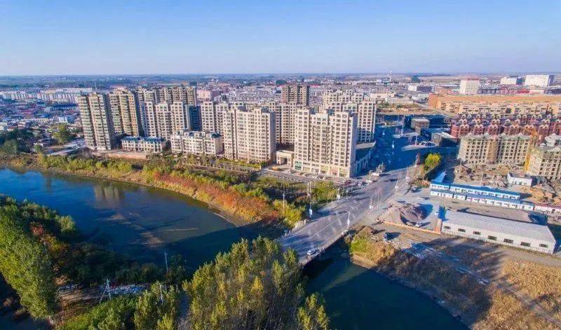 2万的佟二堡,是一座有着1400多年历史的北方小镇.