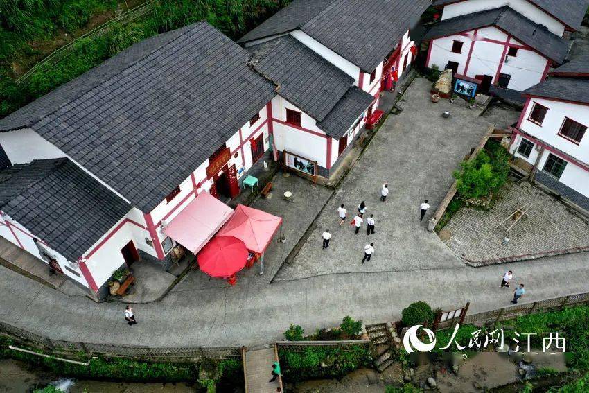 井冈山神山村旧房换新颜 山区变景区