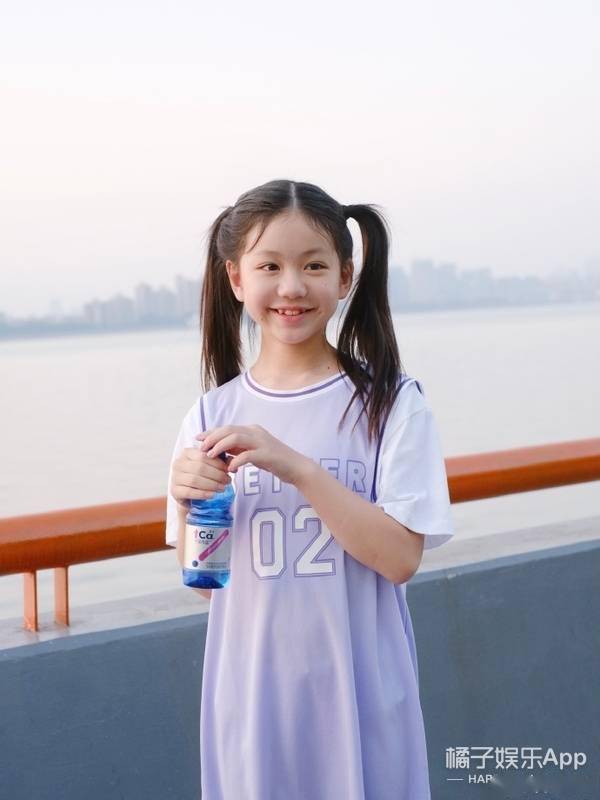 还记得《三生三世》里的小小素锦吗?她现在长这样!