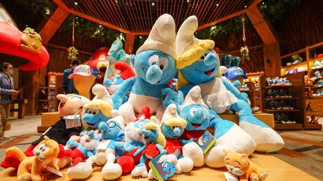 这个淋不到雨的乐园,有欢乐,有冒险,还有活泼可爱的蓝精灵~_格格巫